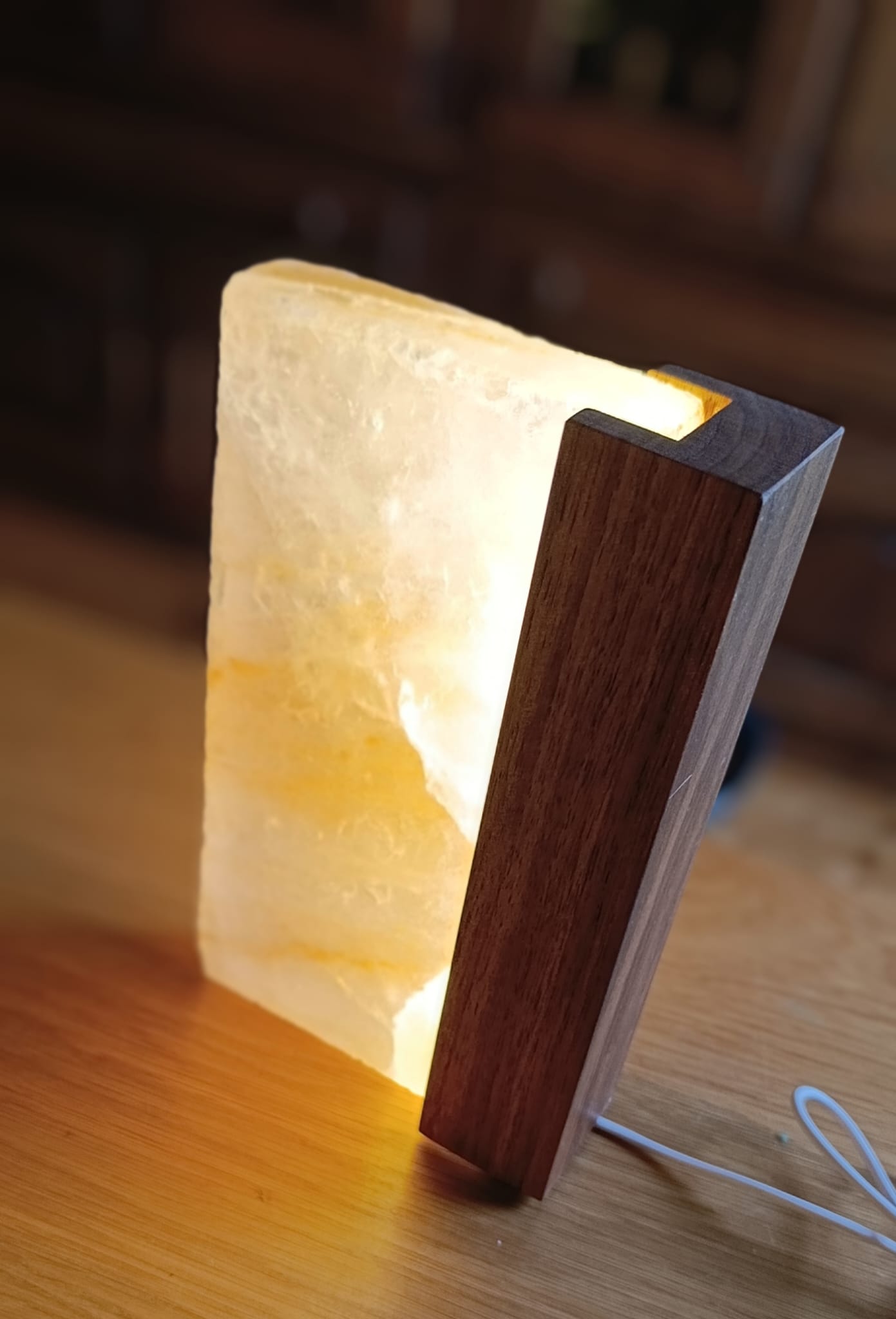 solná led lampa dřevo ořech himalajská sůl